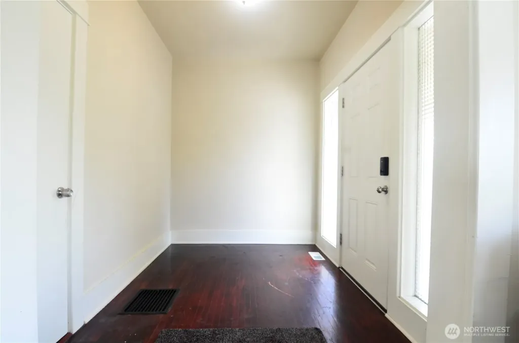 2138 N 50 Street Seattle WA 98103