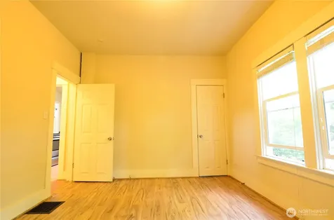 2138 N 50 Street Seattle WA 98103