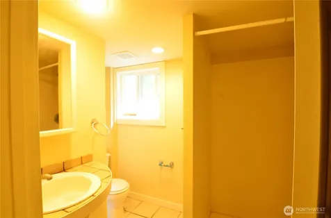 2138 N 50 Street Seattle WA 98103