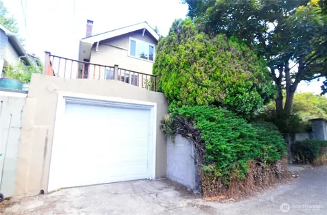 2138 N 50 Street Seattle WA 98103