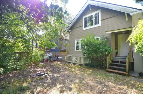 2138 N 50 Street Seattle WA 98103