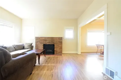 2138 N 50 Street Seattle WA 98103
