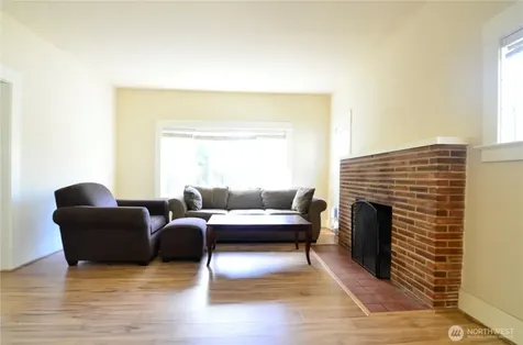 2138 N 50 Street Seattle WA 98103