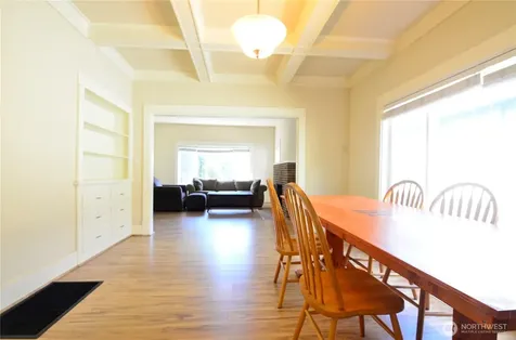 2138 N 50 Street Seattle WA 98103