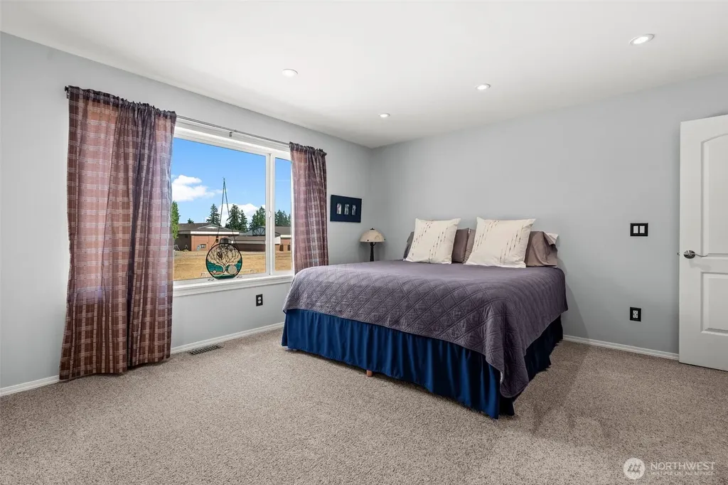 16805 95th Avenue E Puyallup WA 98375