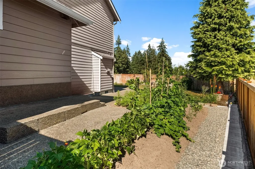 16805 95th Avenue E Puyallup WA 98375