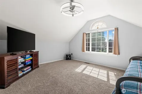 16805 95th Avenue E Puyallup WA 98375