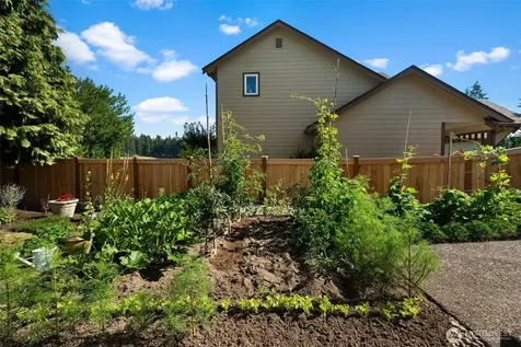 16805 95th Avenue E Puyallup WA 98375