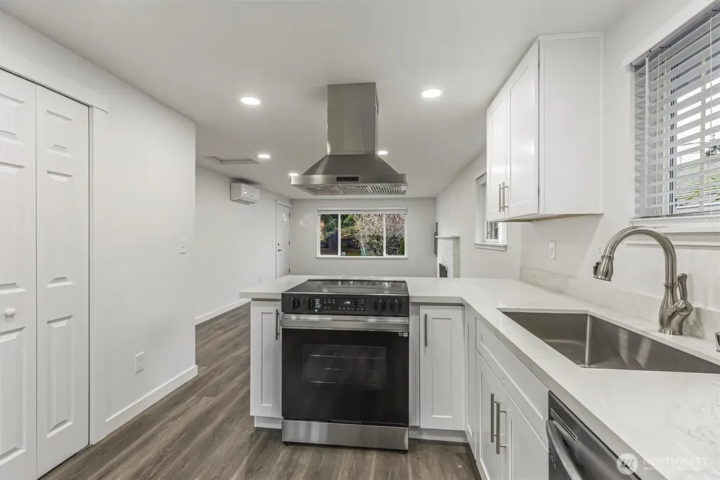 4424 S Holly Street Seattle WA 98118