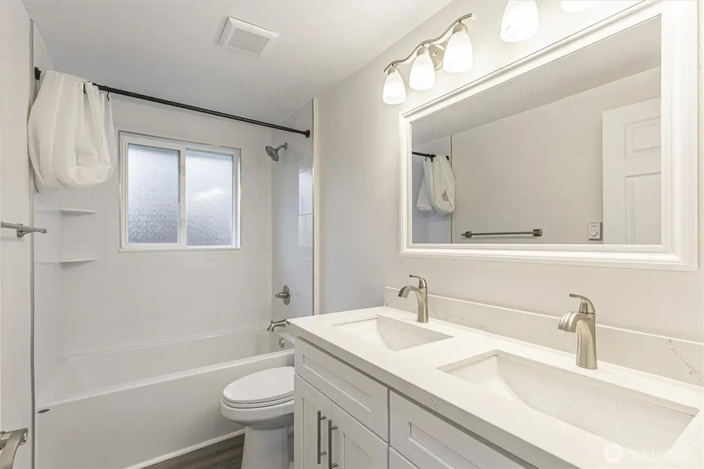4424 S Holly Street Seattle WA 98118