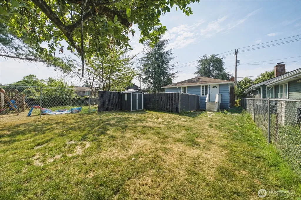 4424 S Holly Street Seattle WA 98118