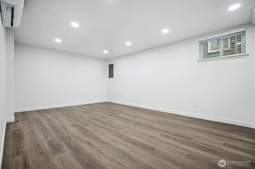 4424 S Holly Street Seattle WA 98118