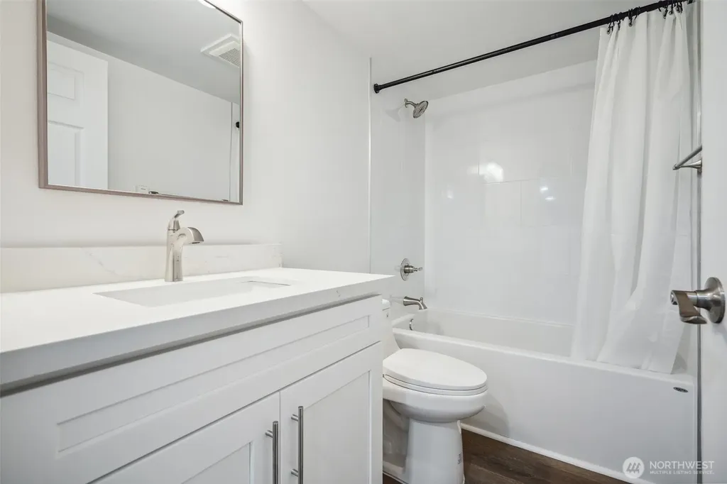 4424 S Holly Street Seattle WA 98118
