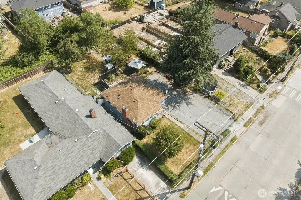 4424 S Holly Street Seattle WA 98118