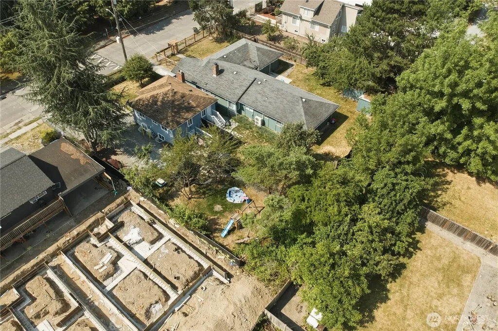 4424 S Holly Street Seattle WA 98118