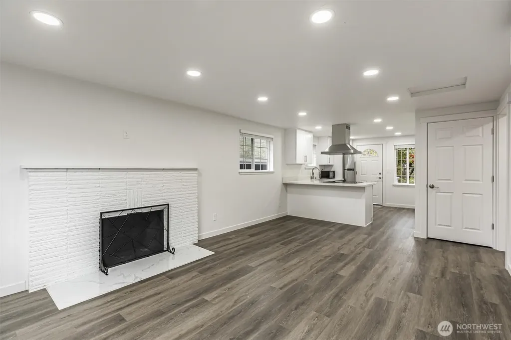 4424 S Holly Street Seattle WA 98118