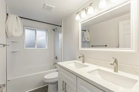 4424 S Holly Street Seattle WA 98118