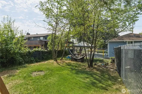 4424 S Holly Street Seattle WA 98118