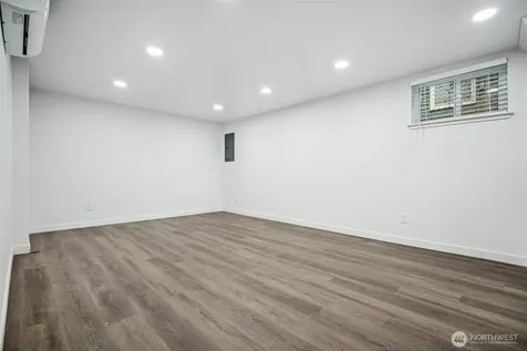 4424 S Holly Street Seattle WA 98118