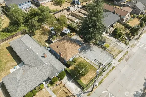 4424 S Holly Street Seattle WA 98118