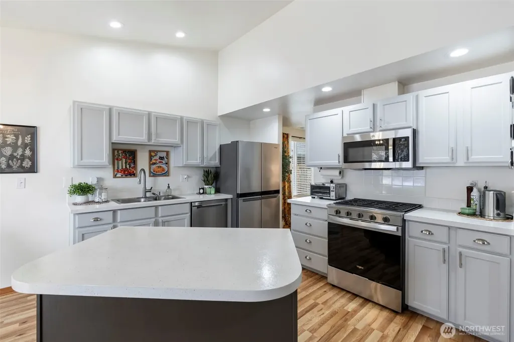 2025 Kempton Street SE Olympia WA 98501