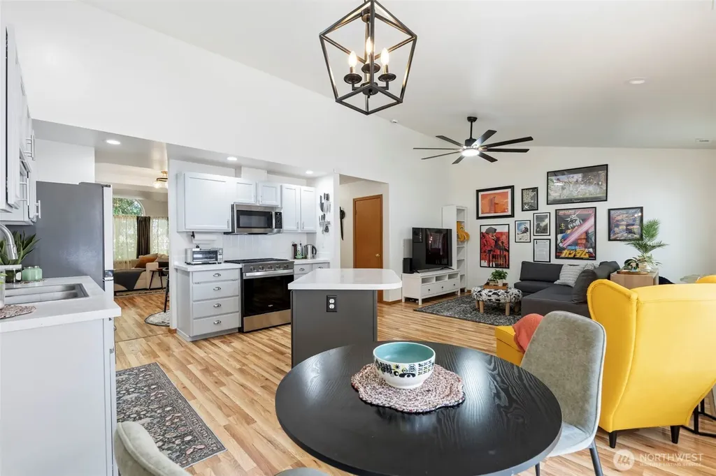2025 Kempton Street SE Olympia WA 98501