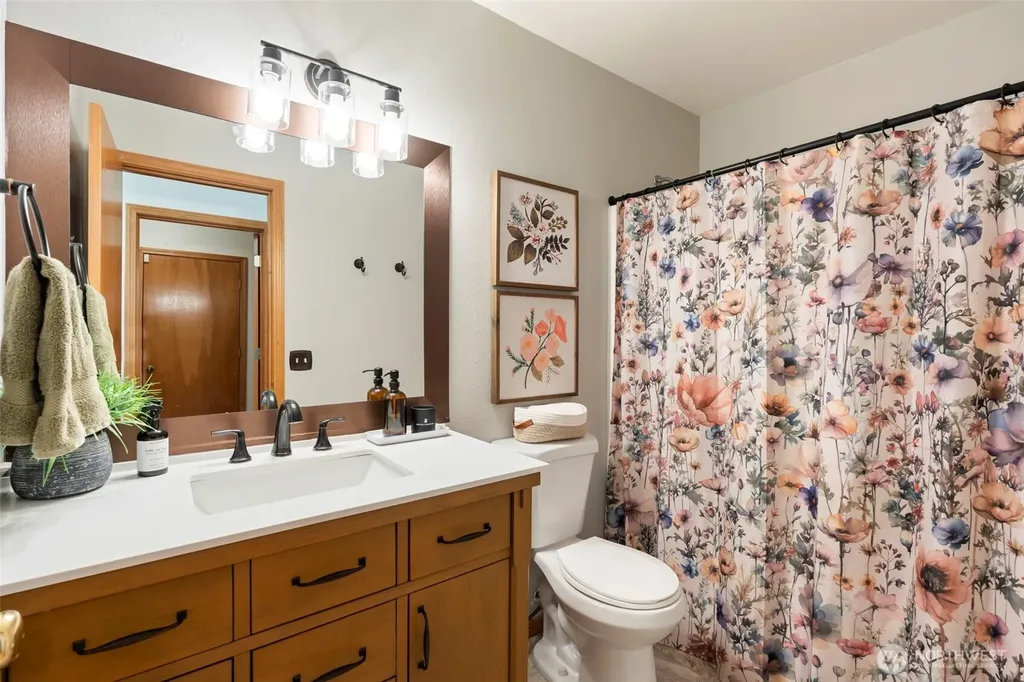 2025 Kempton Street SE Olympia WA 98501