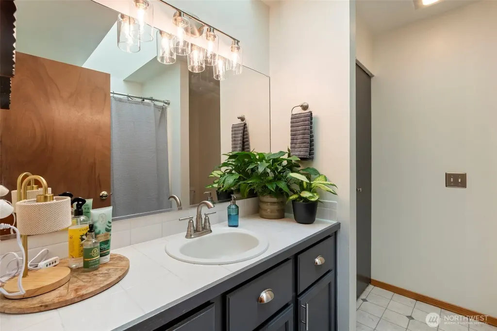 2025 Kempton Street SE Olympia WA 98501