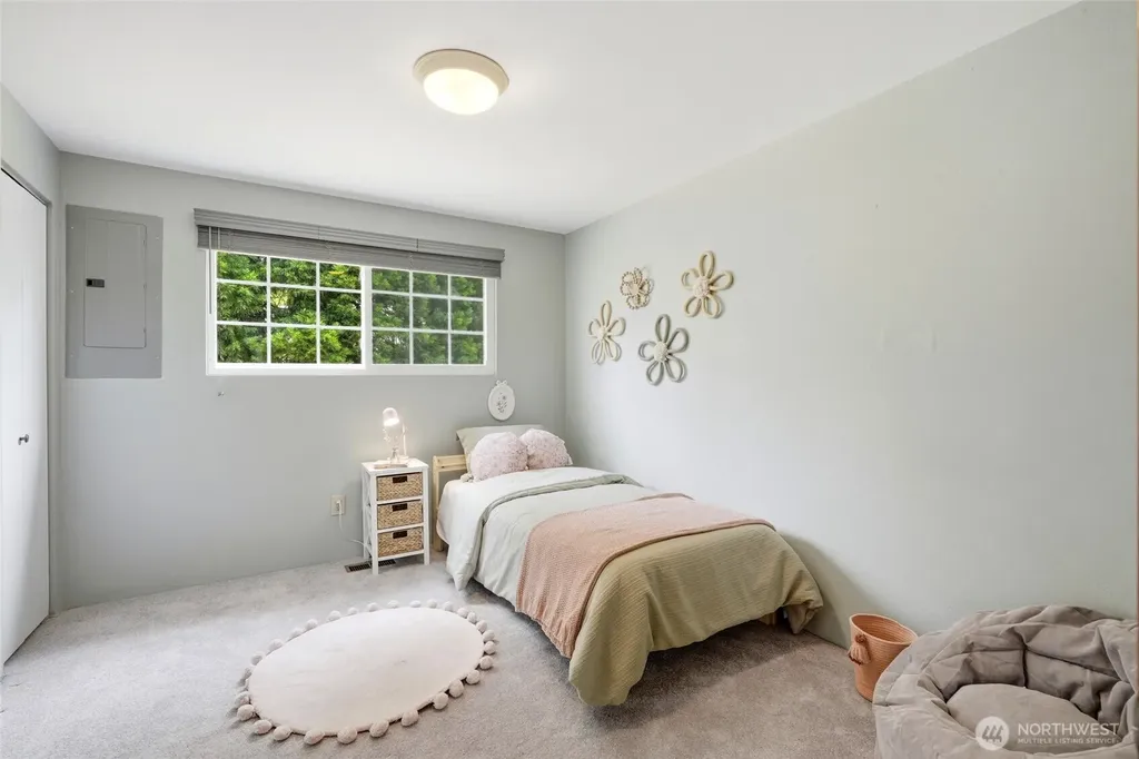 953 Nile Avenue NE Renton WA 98059