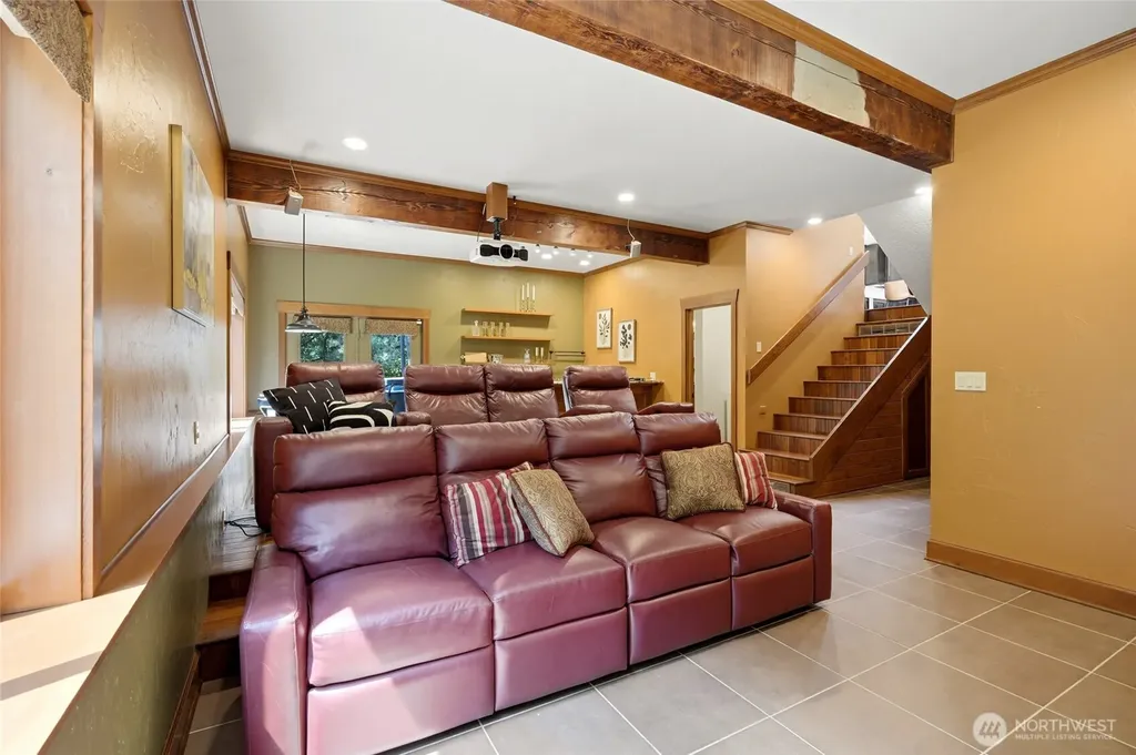953 Nile Avenue NE Renton WA 98059