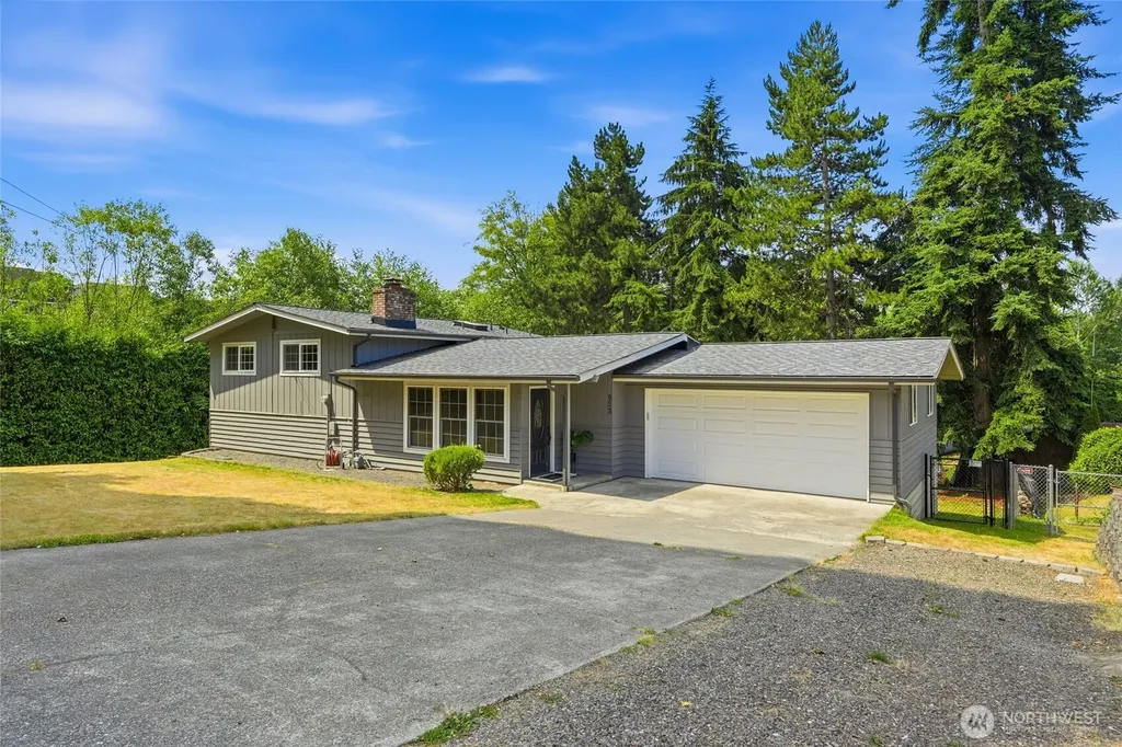 953 Nile Avenue NE Renton WA 98059