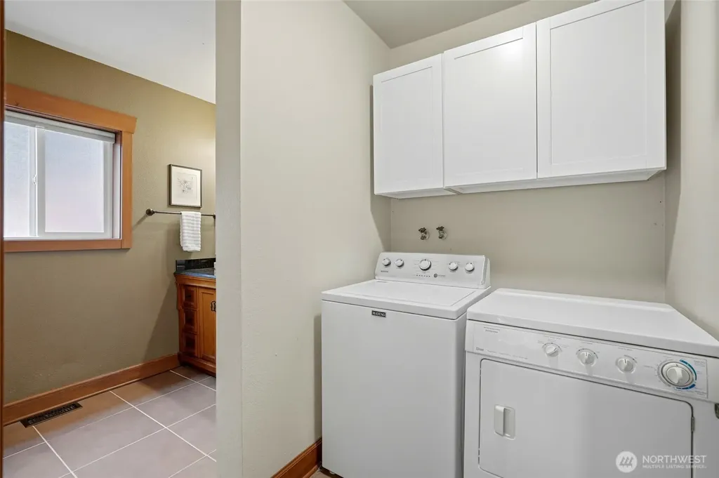 953 Nile Avenue NE Renton WA 98059