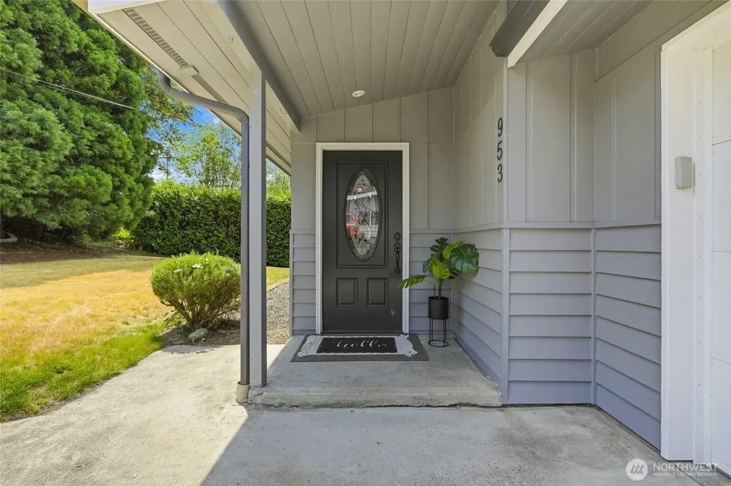 953 Nile Avenue NE Renton WA 98059