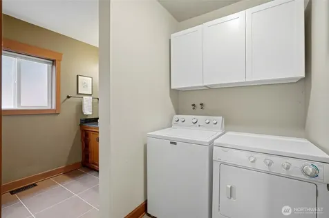 953 Nile Avenue NE Renton WA 98059