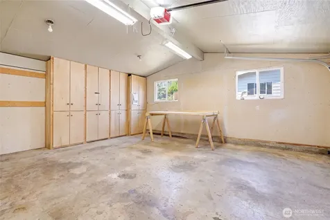 953 Nile Avenue NE Renton WA 98059