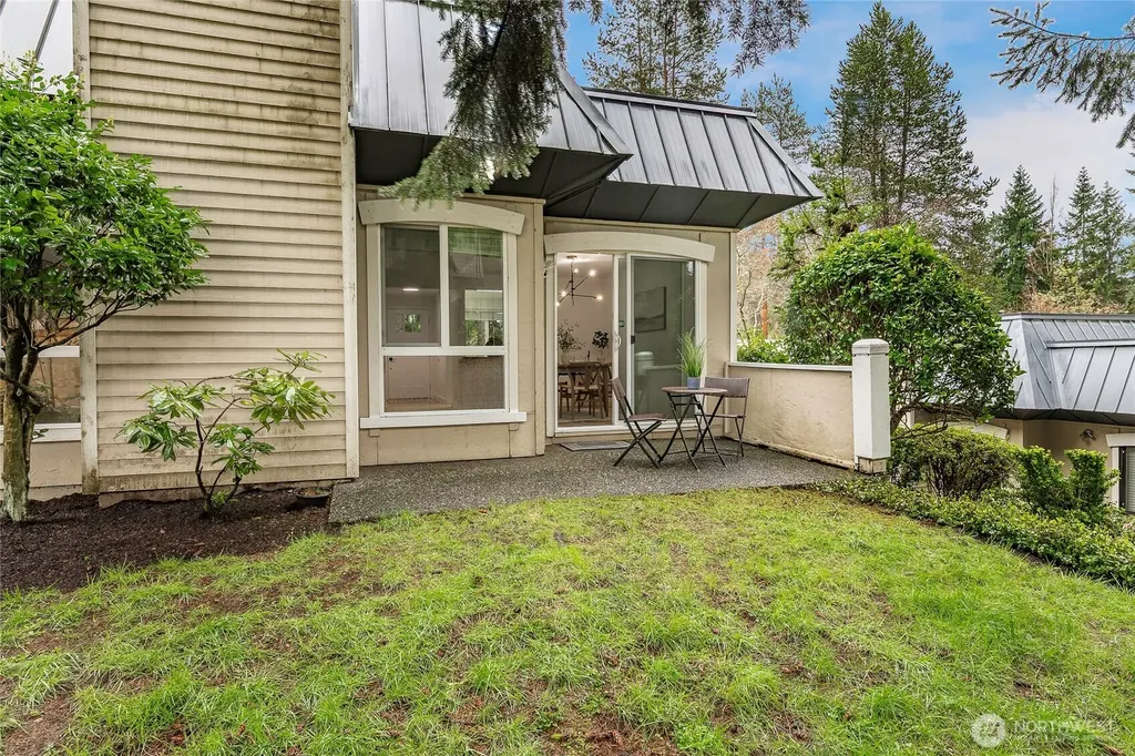 1607 102nd Place NE Bellevue WA 98004