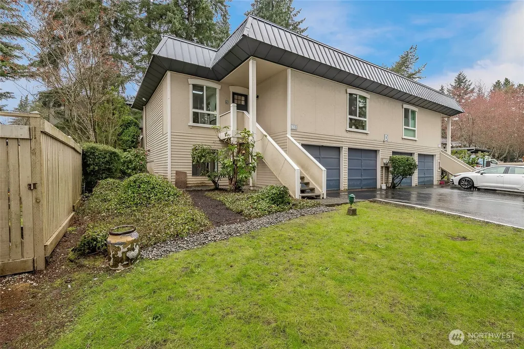 1607 102nd Place NE Bellevue WA 98004