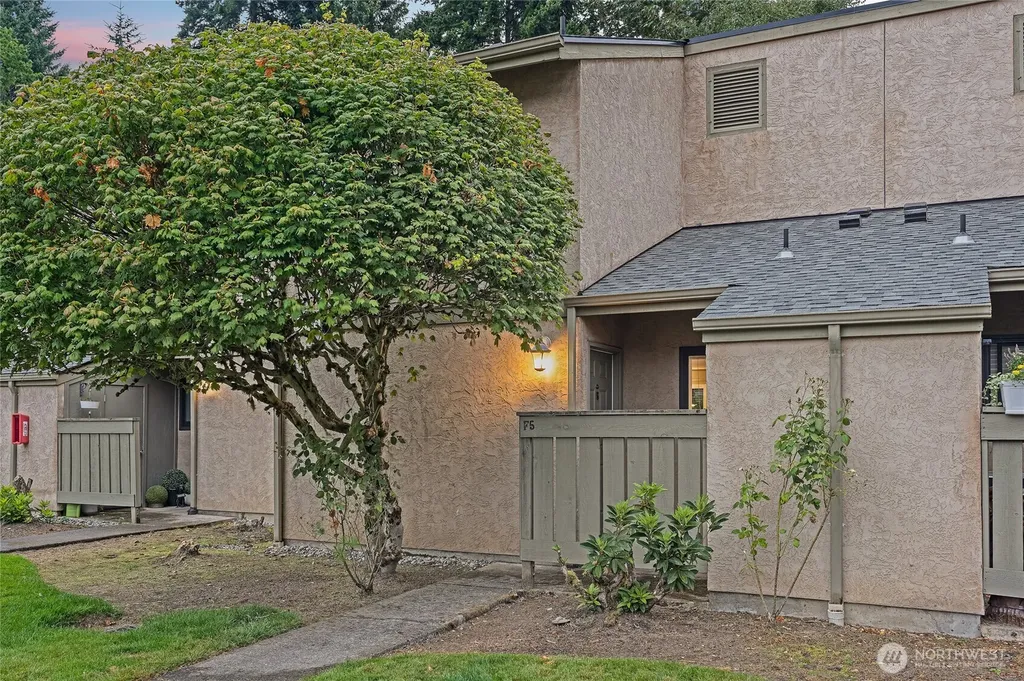 10053 NE 138th Place Kirkland WA 98034