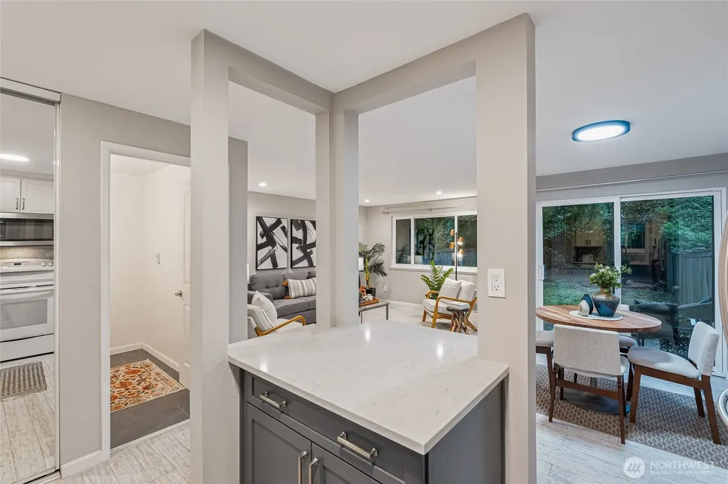 10053 NE 138th Place Kirkland WA 98034