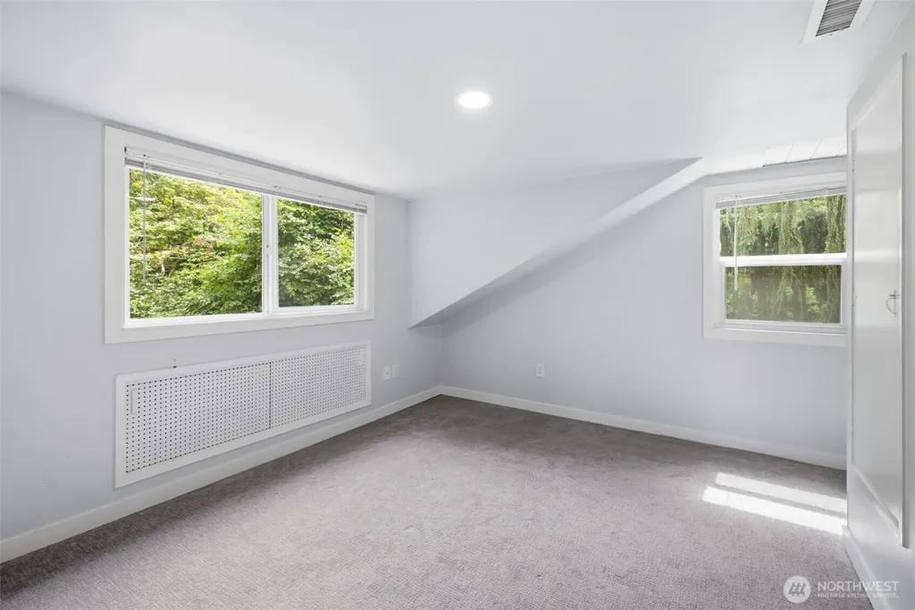 11331 E Riverside Drive Bothell WA 98011