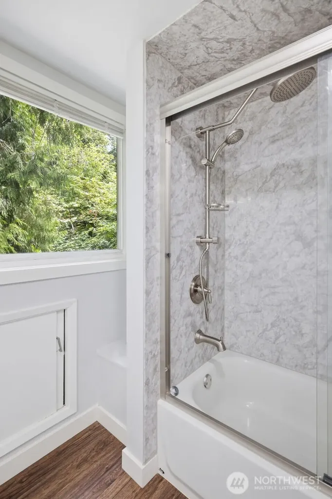 11331 E Riverside Drive Bothell WA 98011