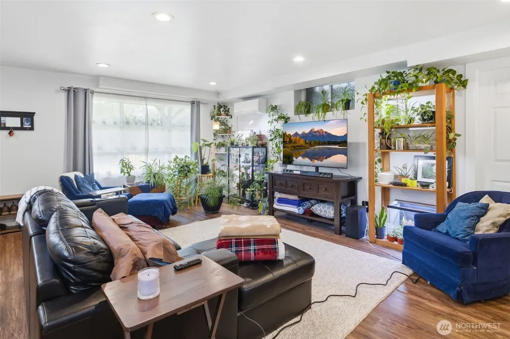 11331 E Riverside Drive Bothell WA 98011