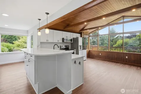 11331 E Riverside Drive Bothell WA 98011