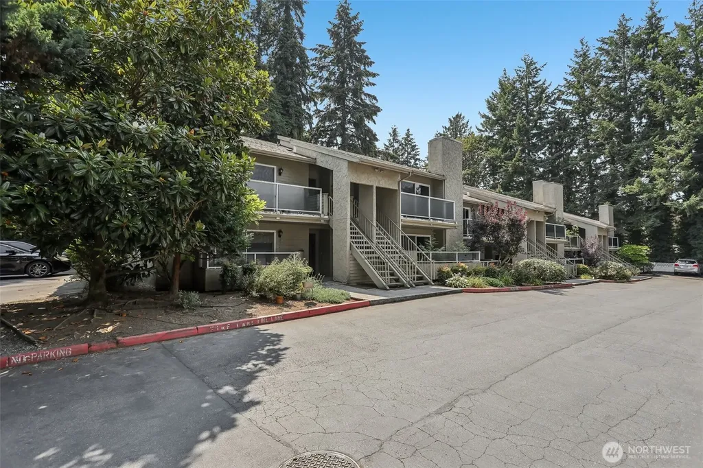 12037 100th Avenue NE Kirkland WA 98034