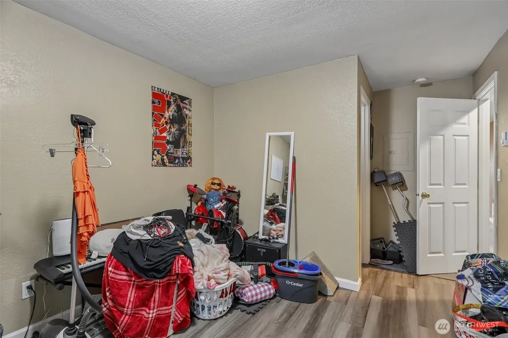 12037 100th Avenue NE Kirkland WA 98034