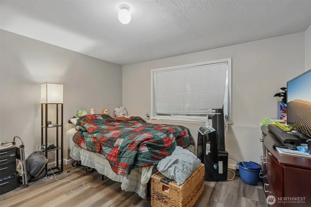 12037 100th Avenue NE Kirkland WA 98034