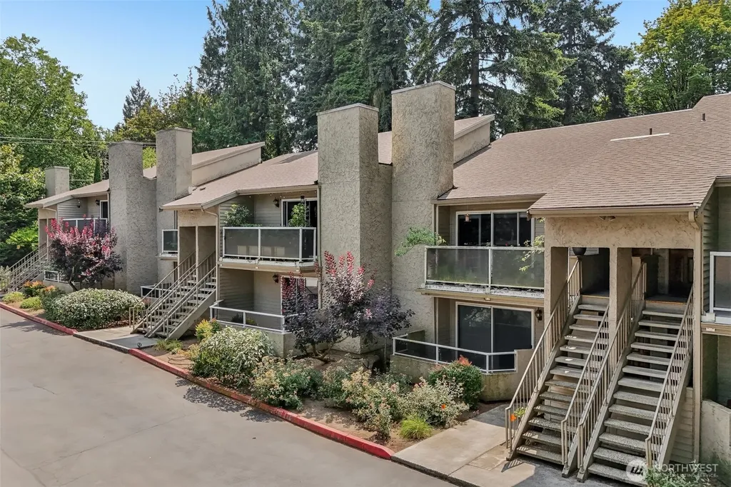 12037 100th Avenue NE Kirkland WA 98034
