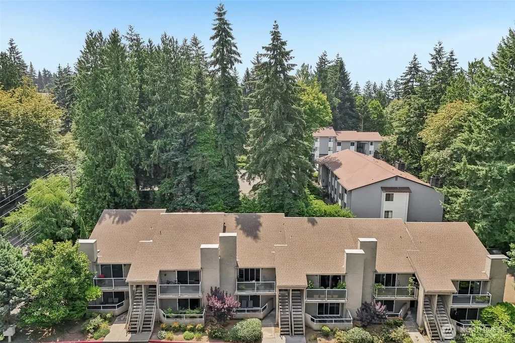 12037 100th Avenue NE Kirkland WA 98034