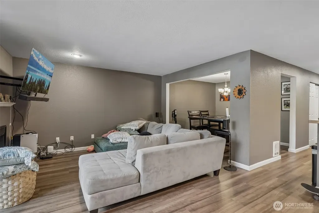 12037 100th Avenue NE Kirkland WA 98034