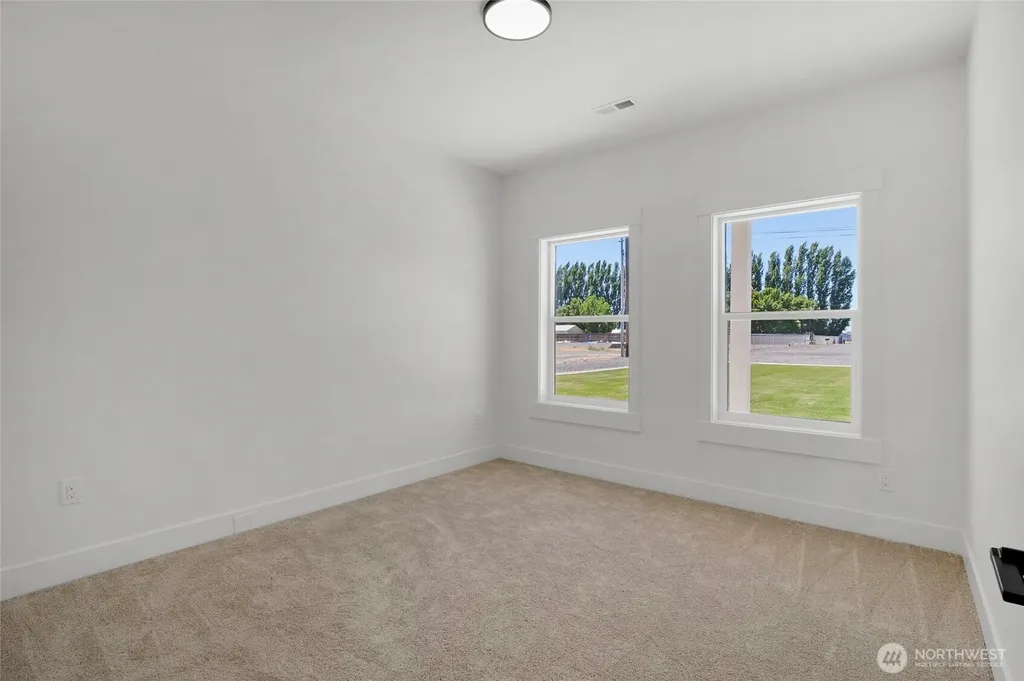 7471 Redmond Road NE Moses Lake WA 98837